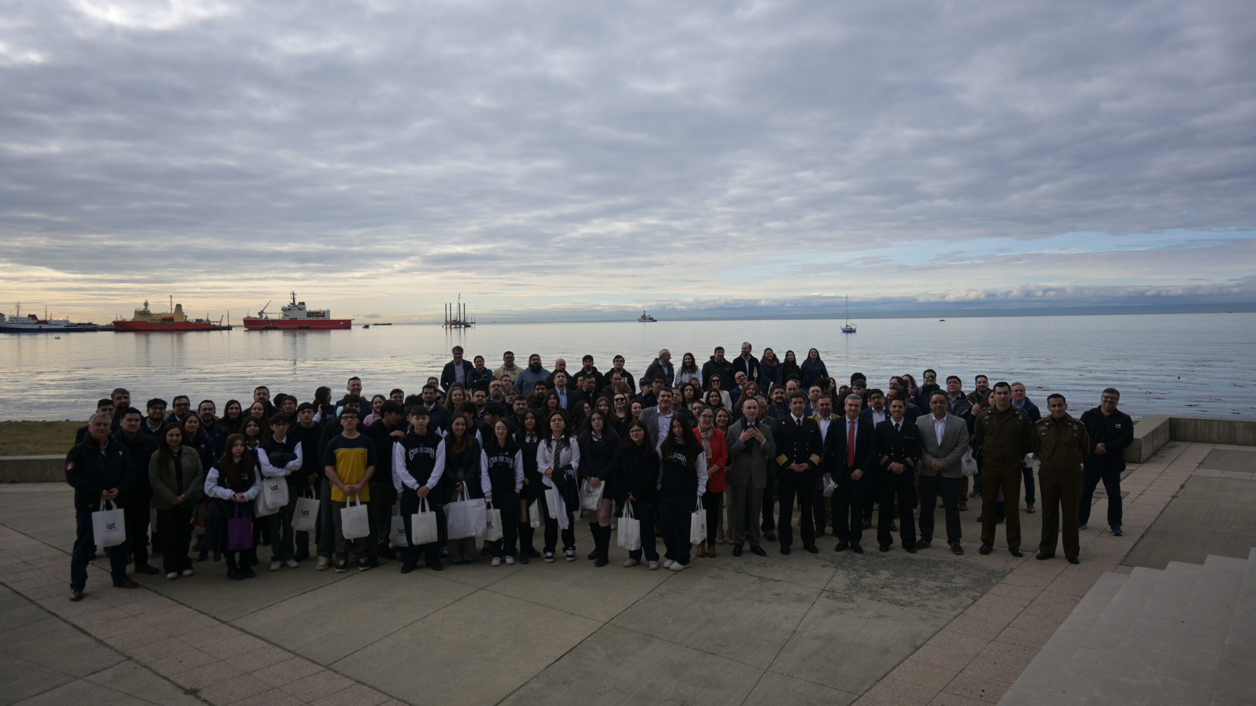 ANTÁRTICA, GESTIÓN DE RIESGOS ANTE DESASTRES Y TRANSPORTE DE CARGA MARCARON SEMINARIO DE MAGALLANES PUERTO SOSTENIBLE